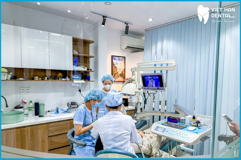 Bác sĩ tại Nha khao Việt Hàn có chuyên môn vững vàng và tay nghề cao&nbsp;