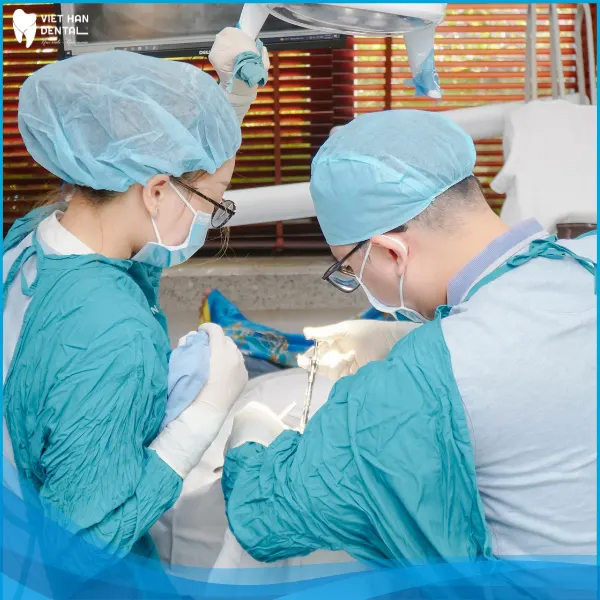 100% bác sĩ tại Nha khoa Việt Hàn đề tốt nghiệp loại ưu tại các trường đại học Y Dược