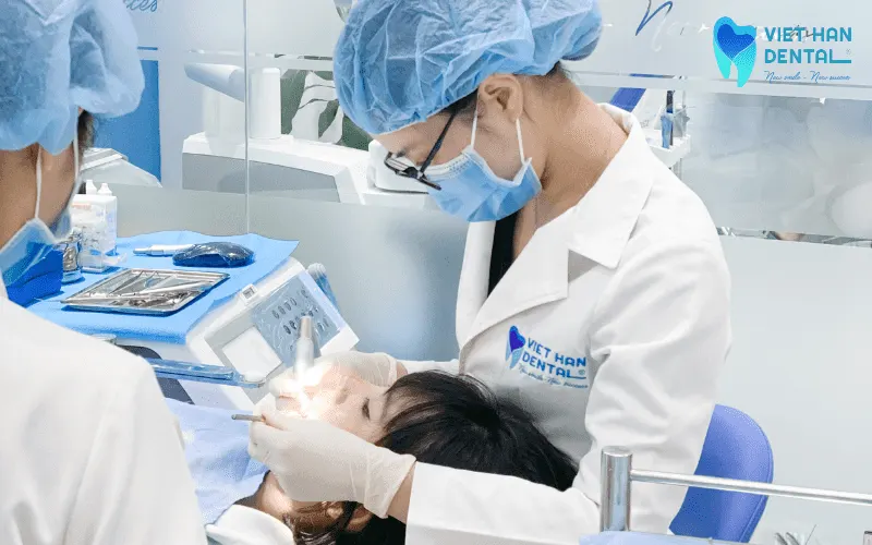 Khám và đánh giá ban đầu