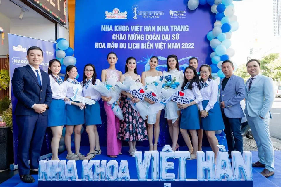 nha-khoa-Viet-Han-dong-hanh-cung-Hoa-hau-Du-lich-Bien-Viet-Nam-2022