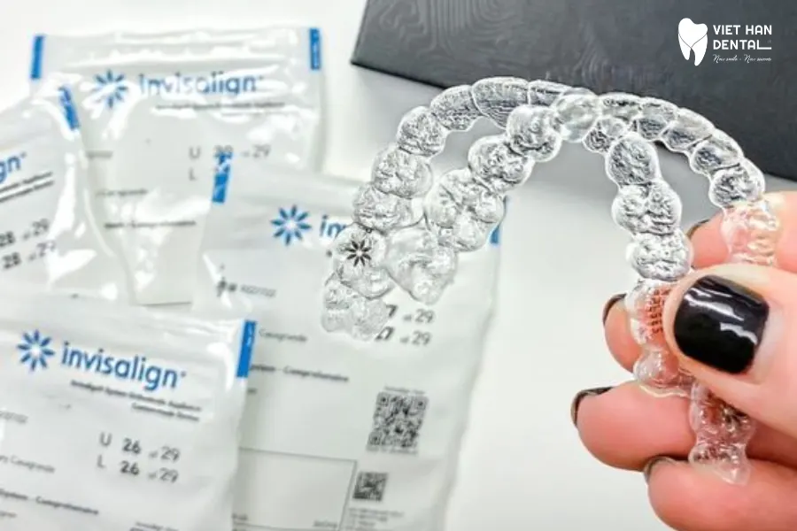 Khay niềng răng trong suốt Invisalign