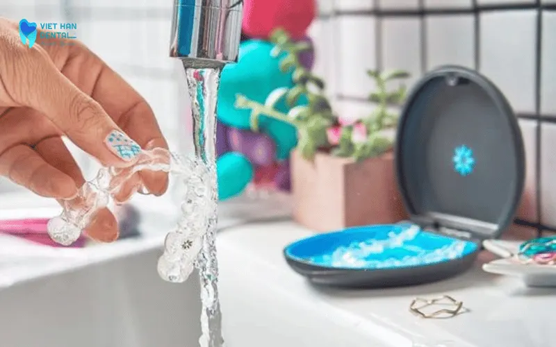 Luôn đánh răng và dùng chỉ nha khoa sau khi ăn để tránh sâu răng