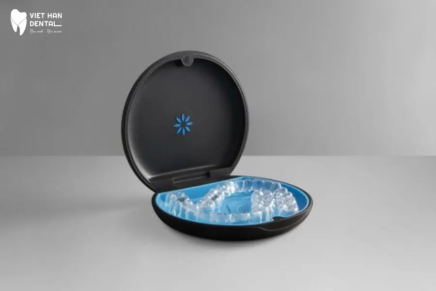 Khay niềng răng trong suốt Invisalign