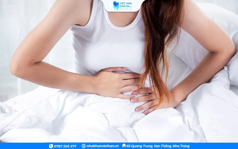 Dây cung theo thức ăn xuống đường tiêu hóa có thể gây tổn thương dạ dày và các bộ phận khác