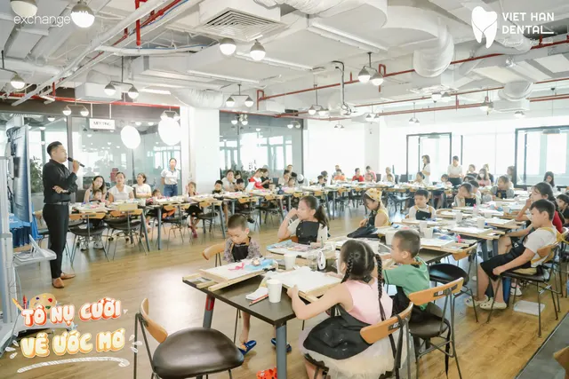 Bác sĩ của Nha khoa Việt Hàn chia sẻ kiến thức về răng miệng cho trẻ em