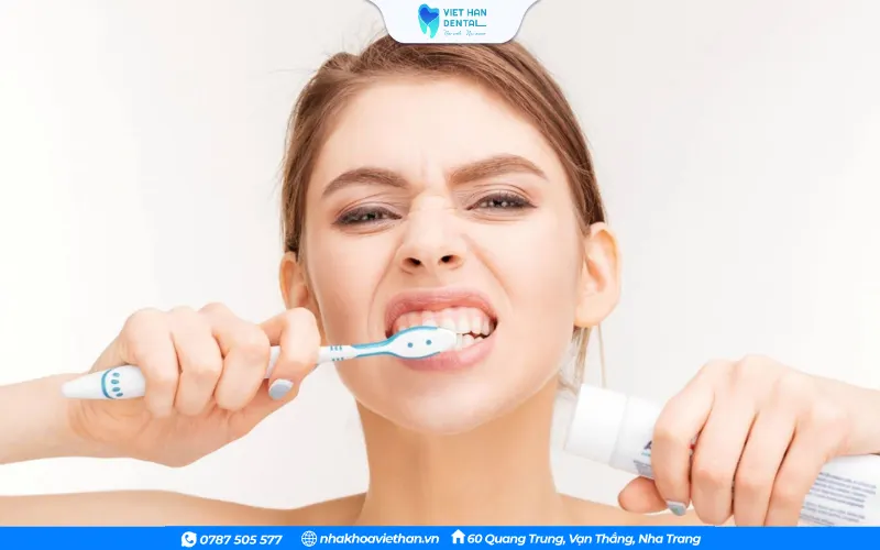 Vệ sinh răng miệng sai cách