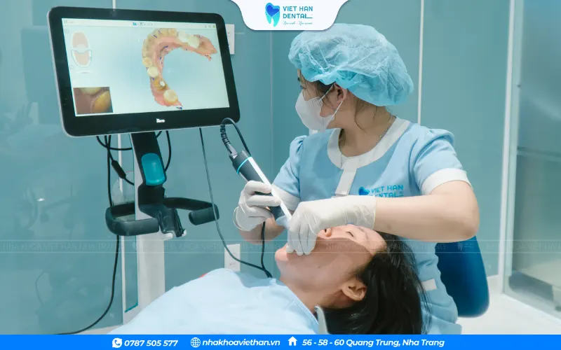 Dựa trên dữ liệu 3D, bác sĩ lập kế hoạch dịch chuyển răng chi tiết.