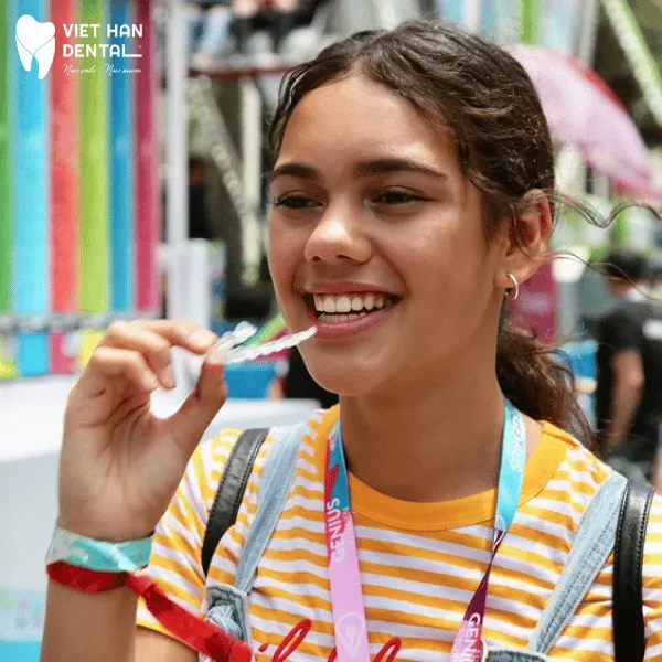 Niềng răng trong suốt Invisalign cho con