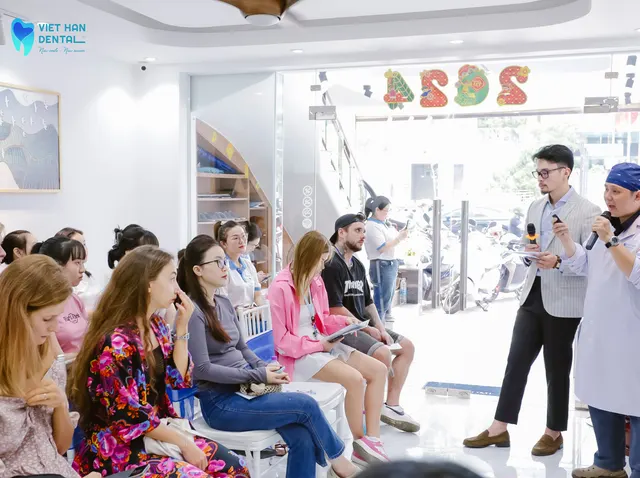 Bác sĩ của Nha khoa Việt Hàn chia sẻ về khay niềng răng trong suốt