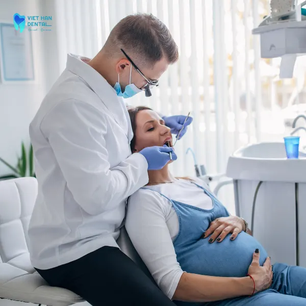 Giải đáp thắc mắc này và chia sẻ một số mẹo giúp giảm đau hiệu quả cho các mẹ bầu