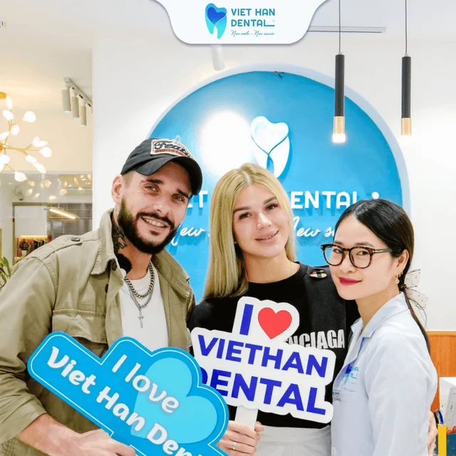 Khách hàng tại Nha khoa Việt Hàn của Bác sĩ Văn Thanh Nga