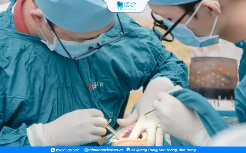 Trồng răng Implant thay thế răng số 7 bị mất tại Nha khoa Việt Hàn